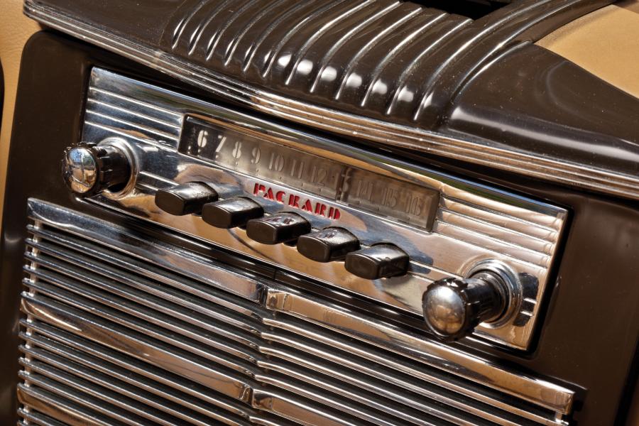  Packard Super Eight Darrin Convertible Victoria 1941 года  (фото 3 из 19)